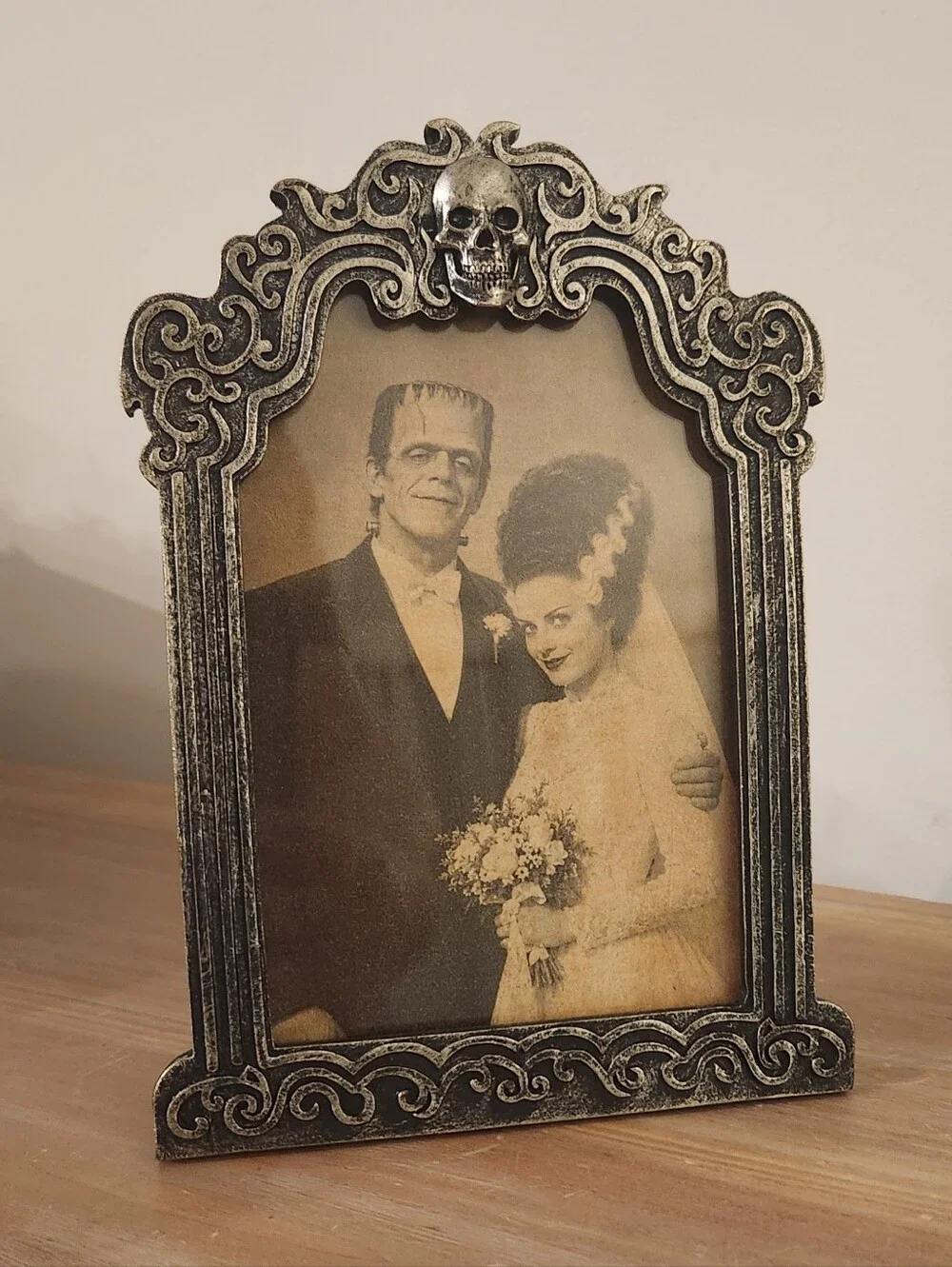 Isaac Jacobs Gothic Skull 4x6 Picture Frame Frankenstein Bride Halloween Horror